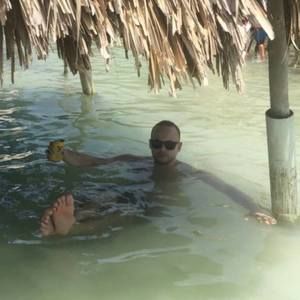 Meet your Posher, Isaac